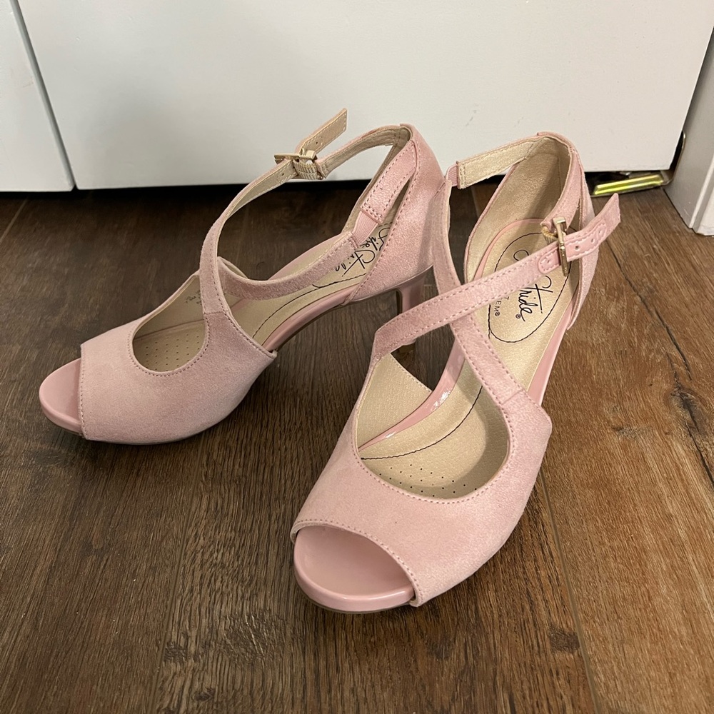 Life Stride Soft Pink Open-Toe Heels